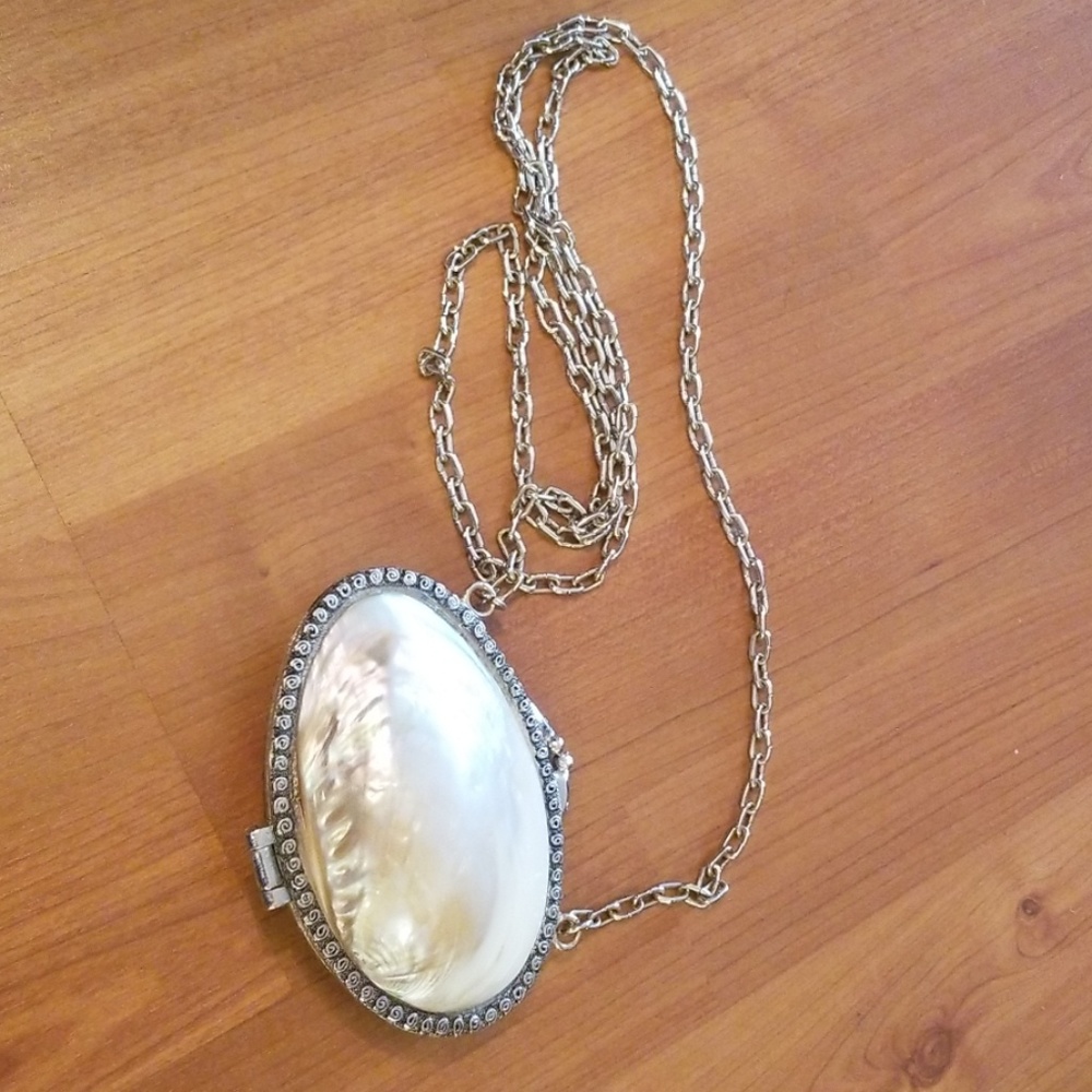 Sea shell purse